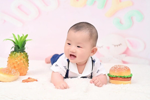 惠东宝宝在妈妈肚子里